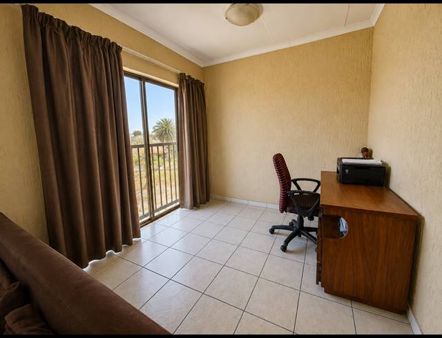 2 BEDROOM FLAT FOR SALE IN THREE RIVERS